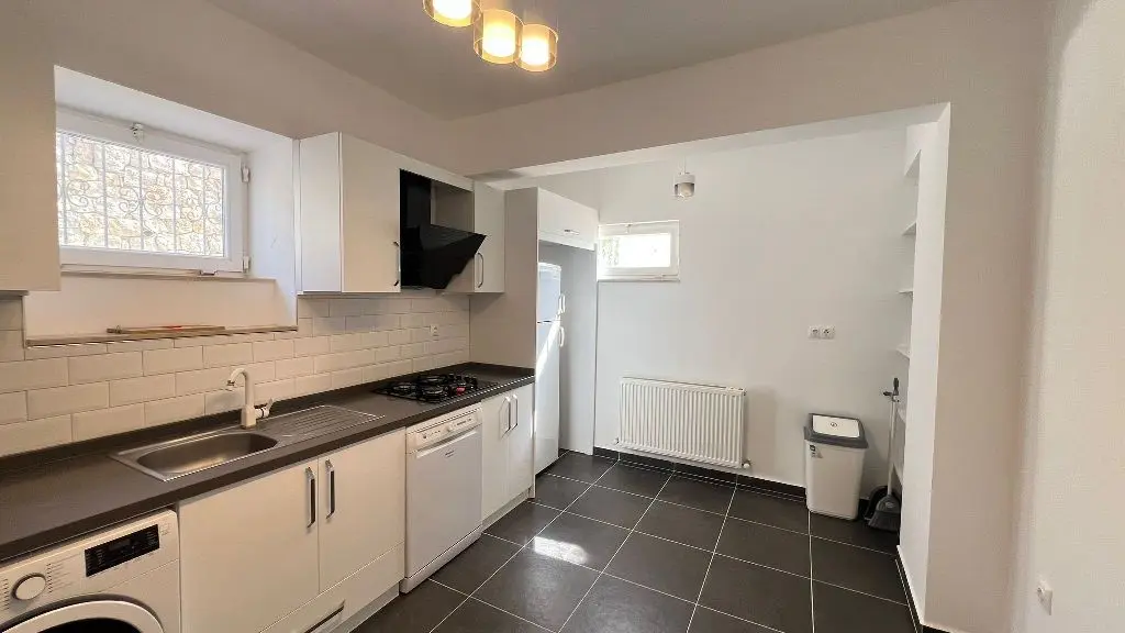Fitted kitchen
